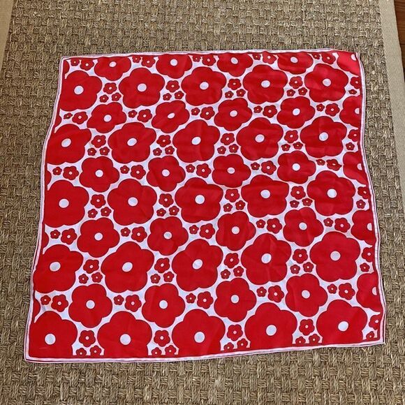 New Without Tag  Red Flower Scarf With White Background - Picture 2 of 5